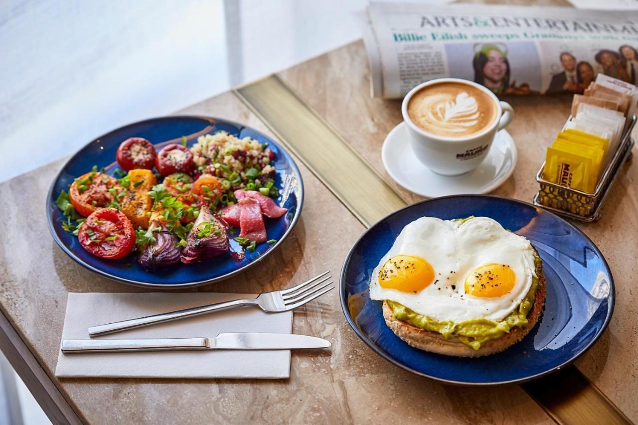 Hotel Indigo Tel Aviv - Diamond District By Ihg Giv'atayim Exteriér fotografie Breakfast at the Café du Marché