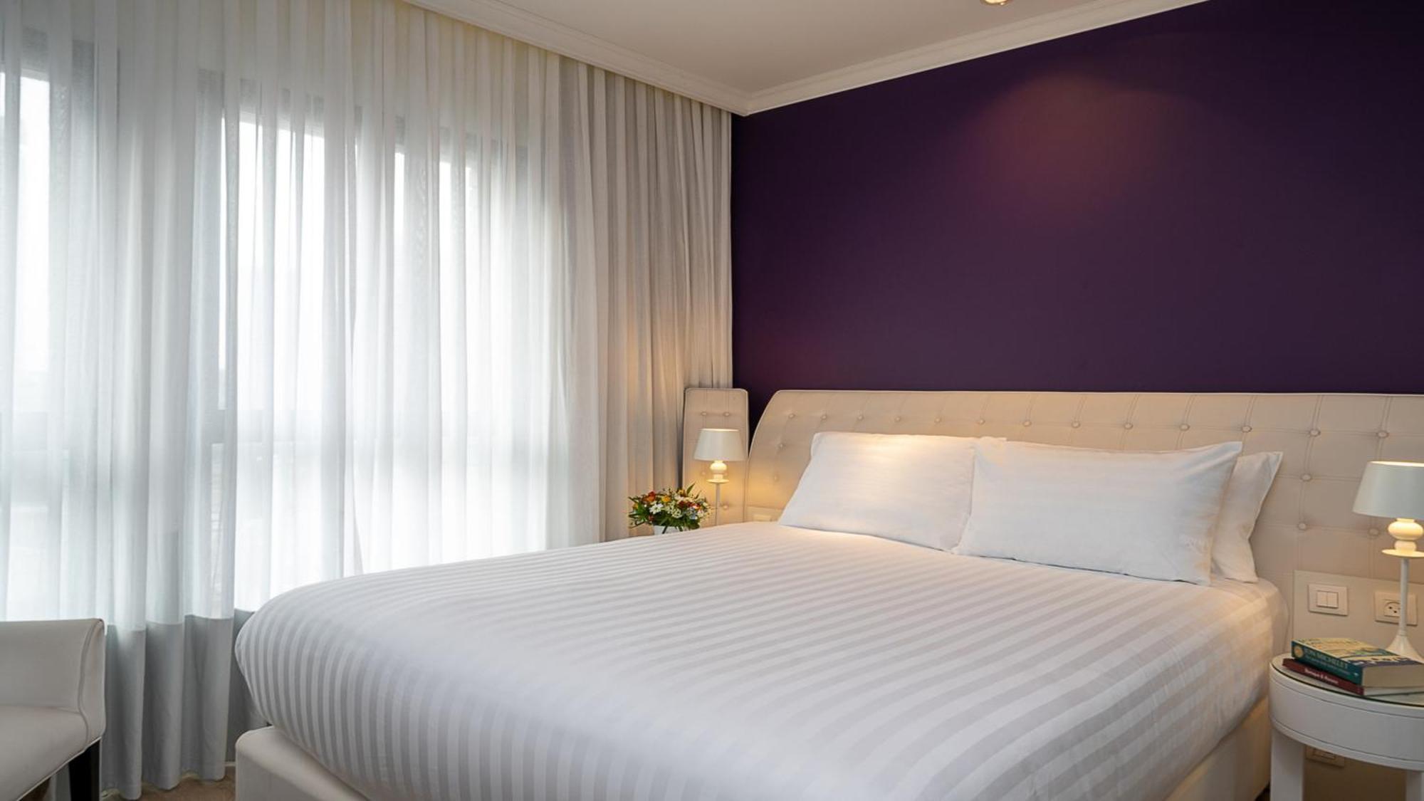 Hotel Indigo Tel Aviv - Diamond District By Ihg Giv'atayim Exteriér fotografie A bedroom