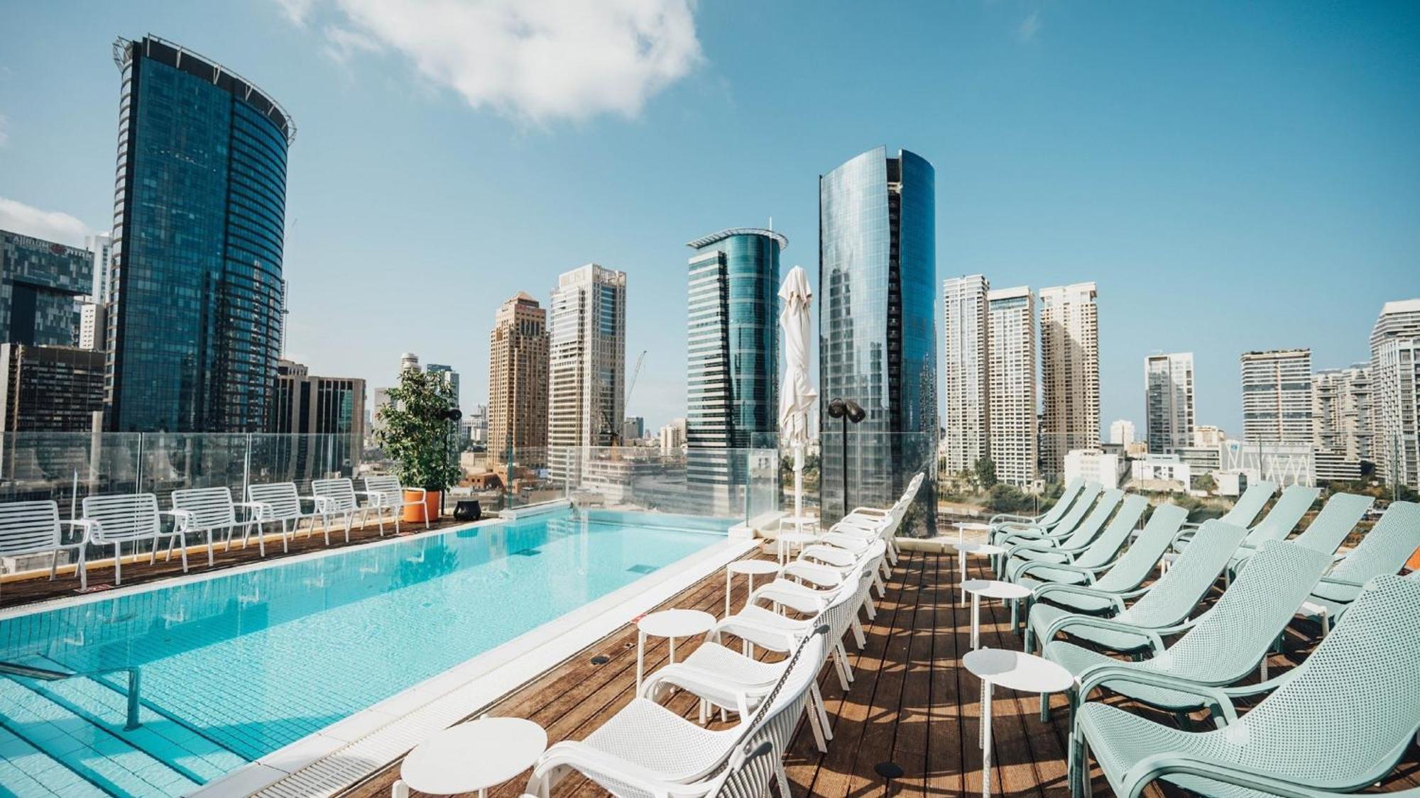 Hotel Indigo Tel Aviv - Diamond District By Ihg Giv'atayim Exteriér fotografie Rooftop pool at the Four Seasons Hotel